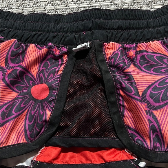 Pipeline | Floral Swim Shorts - Picture 7 of 9